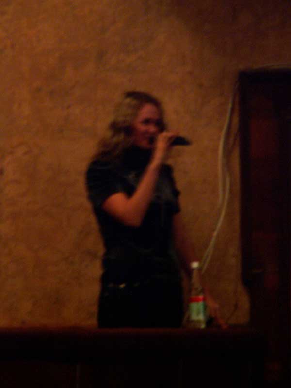 Фотография смазанна, но всё же хотелось показать диджея