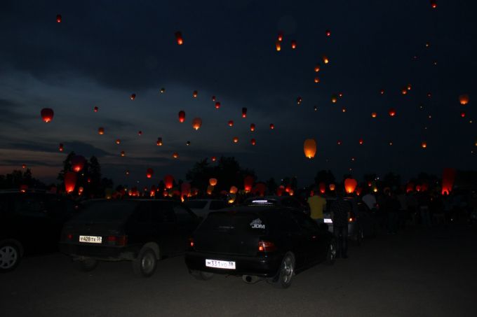 ЗапускФонариков-09