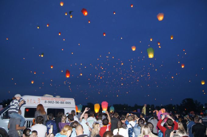 ЗапускФонариков-15