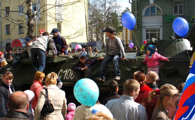  дети любят БТРы