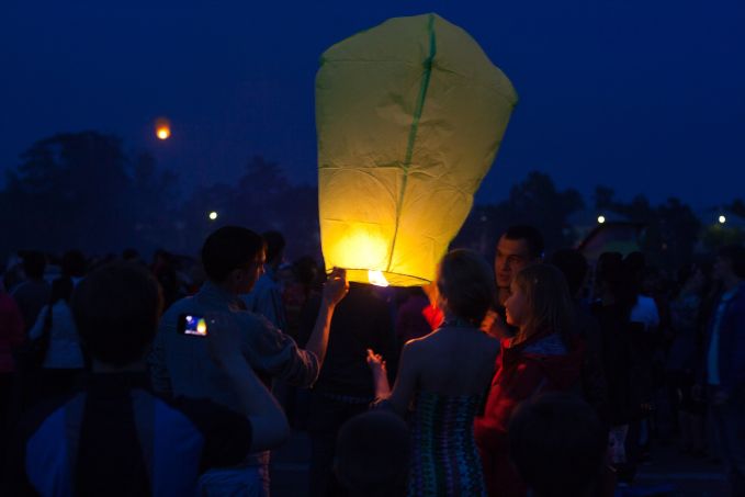 ЗапускФонариков-01