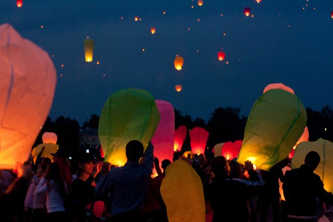 ЗапускФонариков-07